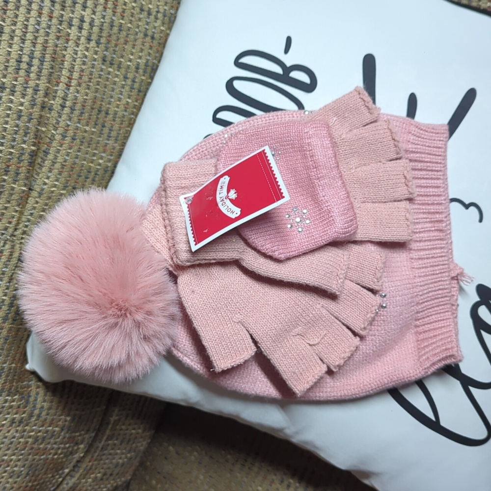 Holiday time hat and glove set nwt